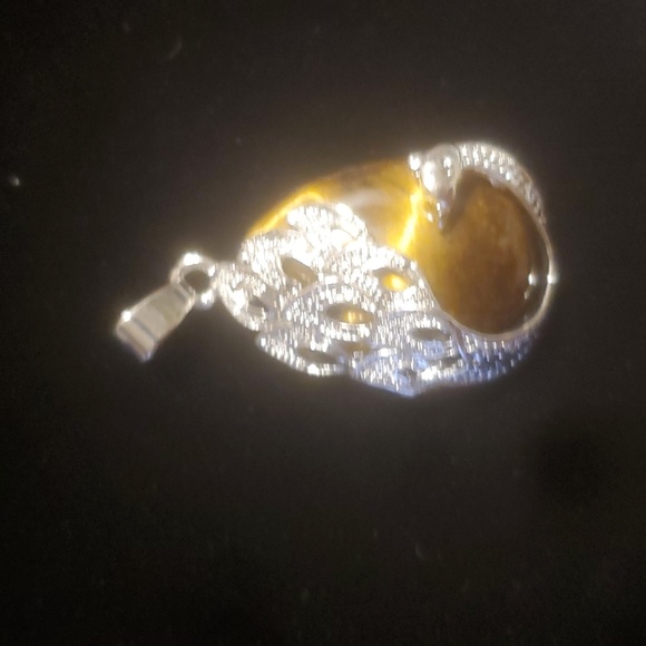 New Silver Wrapped Tigers Eye Peacock Pendant. - Picture 9 of 10